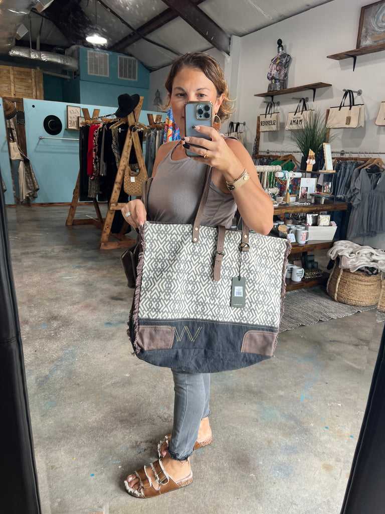 X Design Weekender Bag - Myra Bag